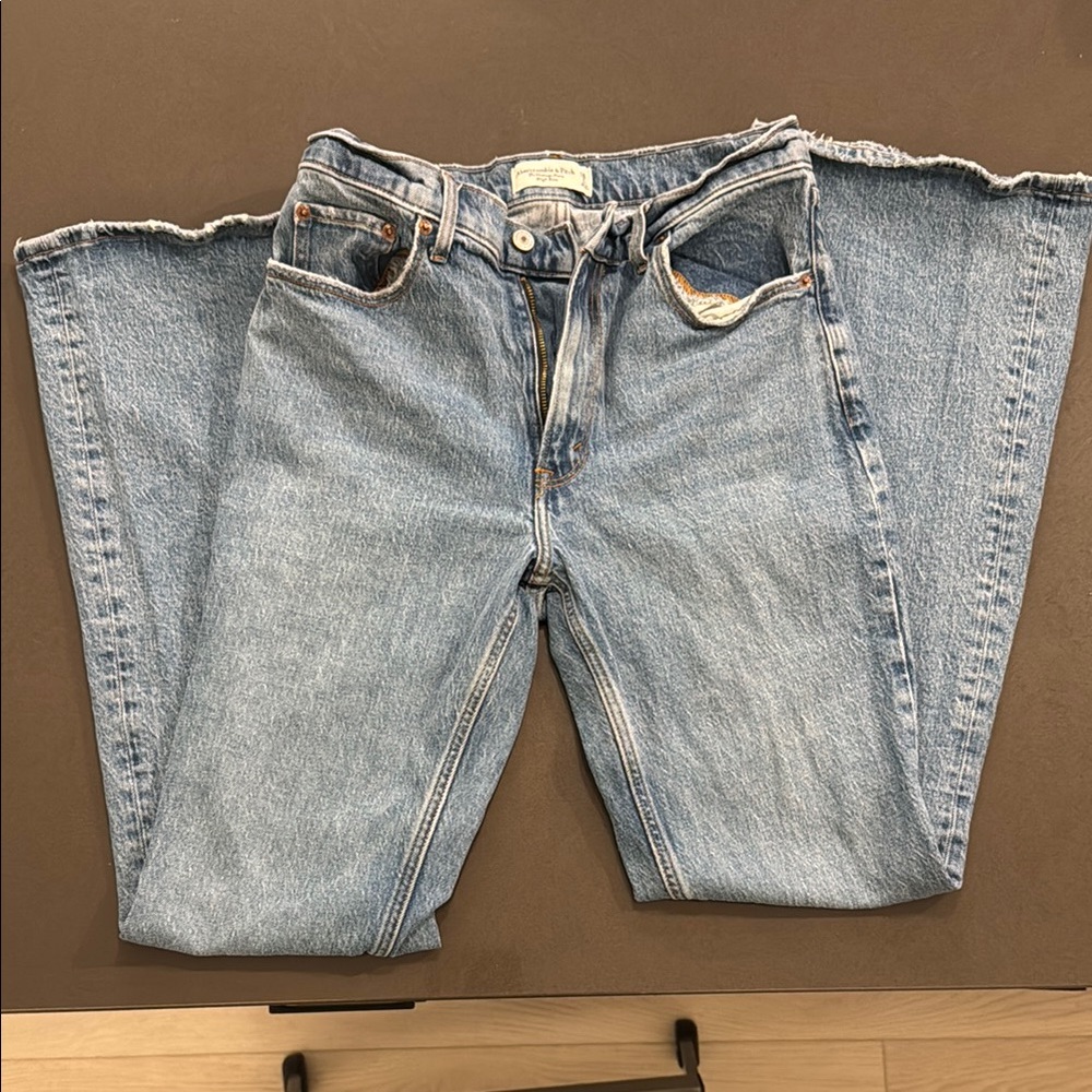 Abercrombie Vintage Flare High Rise Jeans 6 long